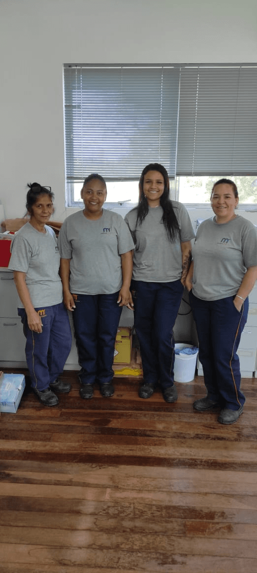 Equipe da Mercoservice em ambiente administrativo