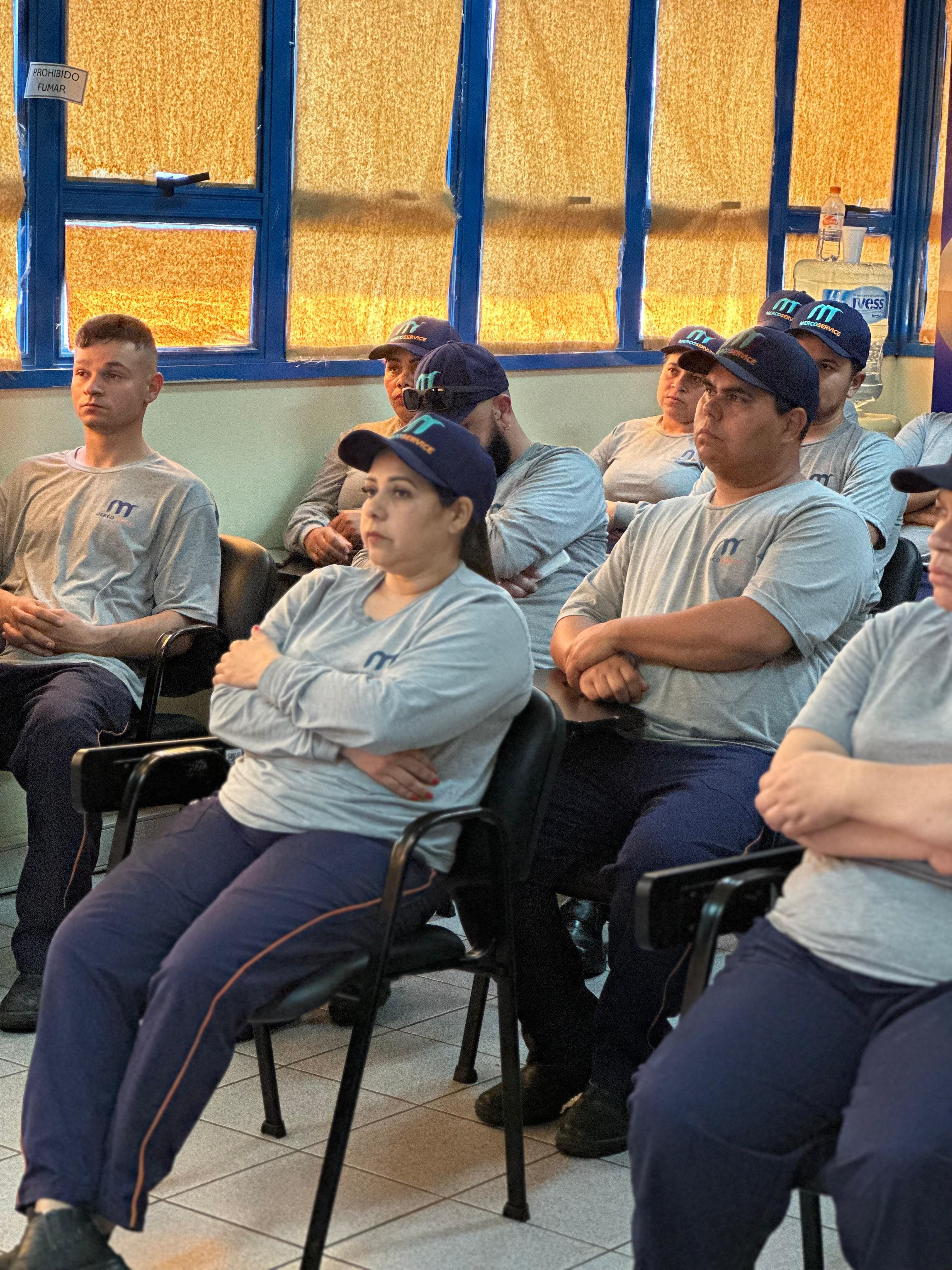 Equipe da Mercoservice reunida em capacitação